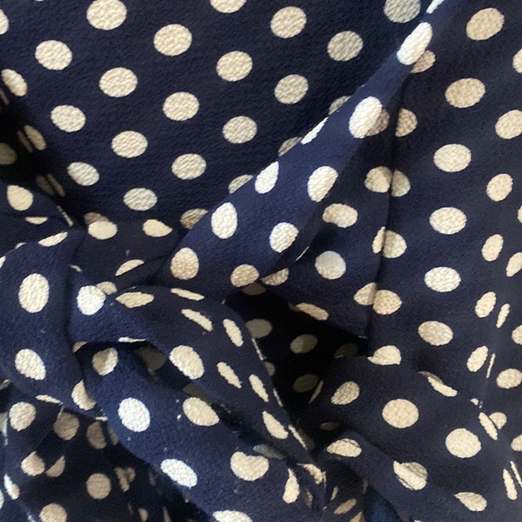 West Kei Blue/white polka dot front tie blouse. Never worn, no tag. Size M - Picture 7 of 7